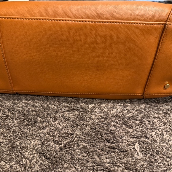 Authenticl Brown Leather Tory Burch Tote in like new condition purch at Von Maur - Picture 7 of 7